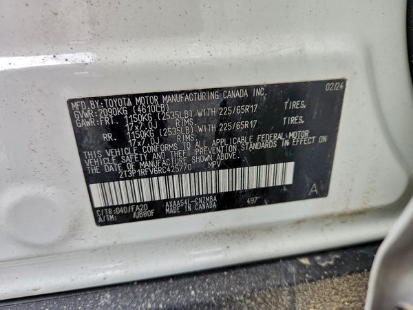 2024 TOYOTA RAV4 XLE