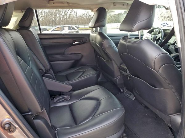 2023 TOYOTA HIGHLANDER