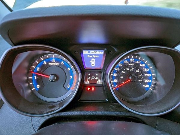 2014 HYUNDAI ELANTRA STD, Style, Tech — ODOM