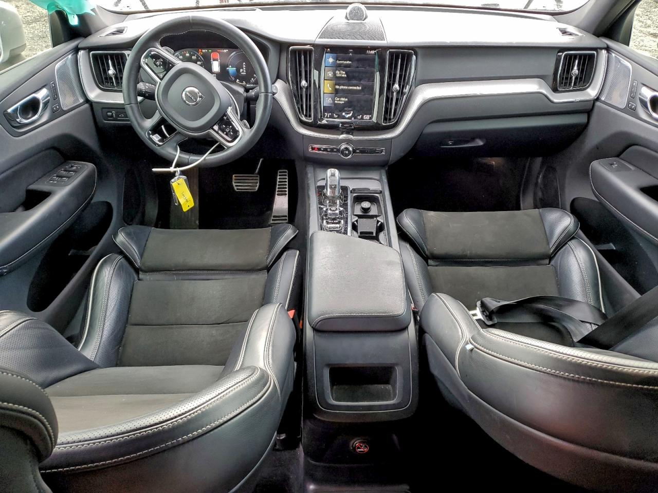 2019 VOLVO XC60 R-Design