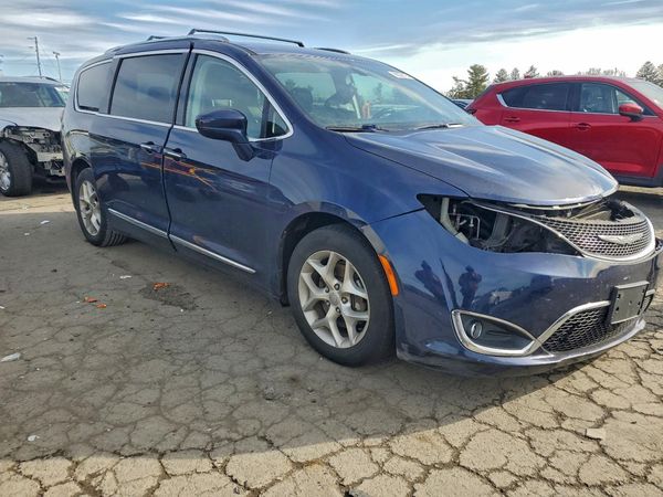 2017 CHRYSLER PACIFICA Touring L Plus