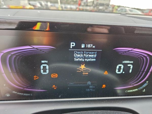 2025 KIA SELTOS LX