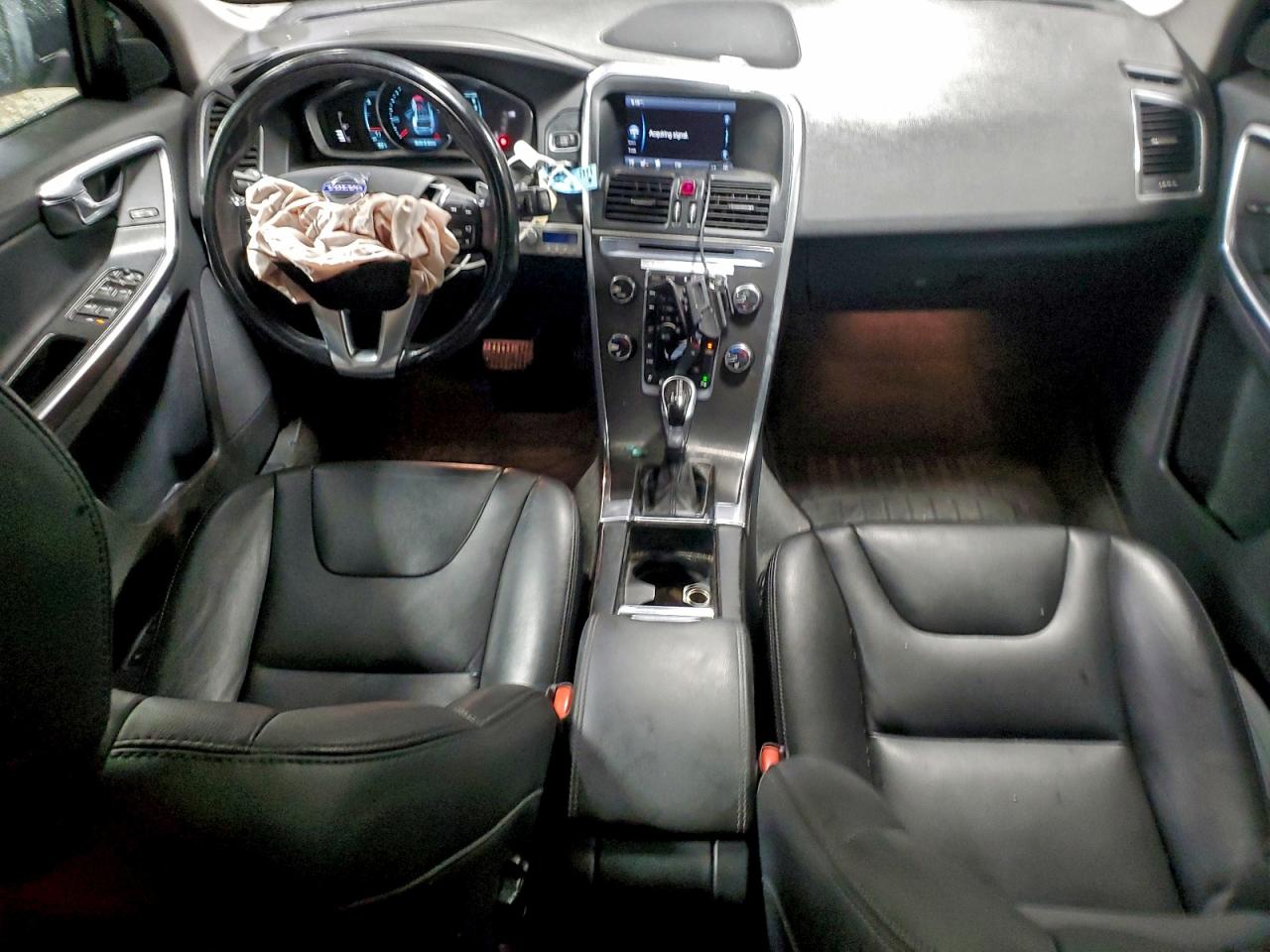 2015 VOLVO XC60 Platinum (non R design)