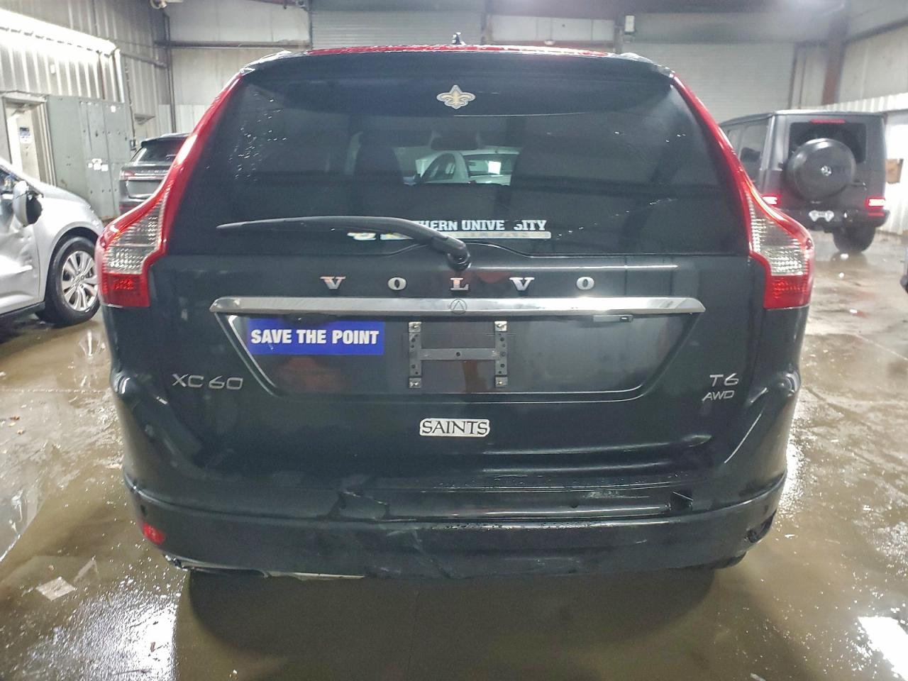 2015 VOLVO XC60 Platinum (non R design)
