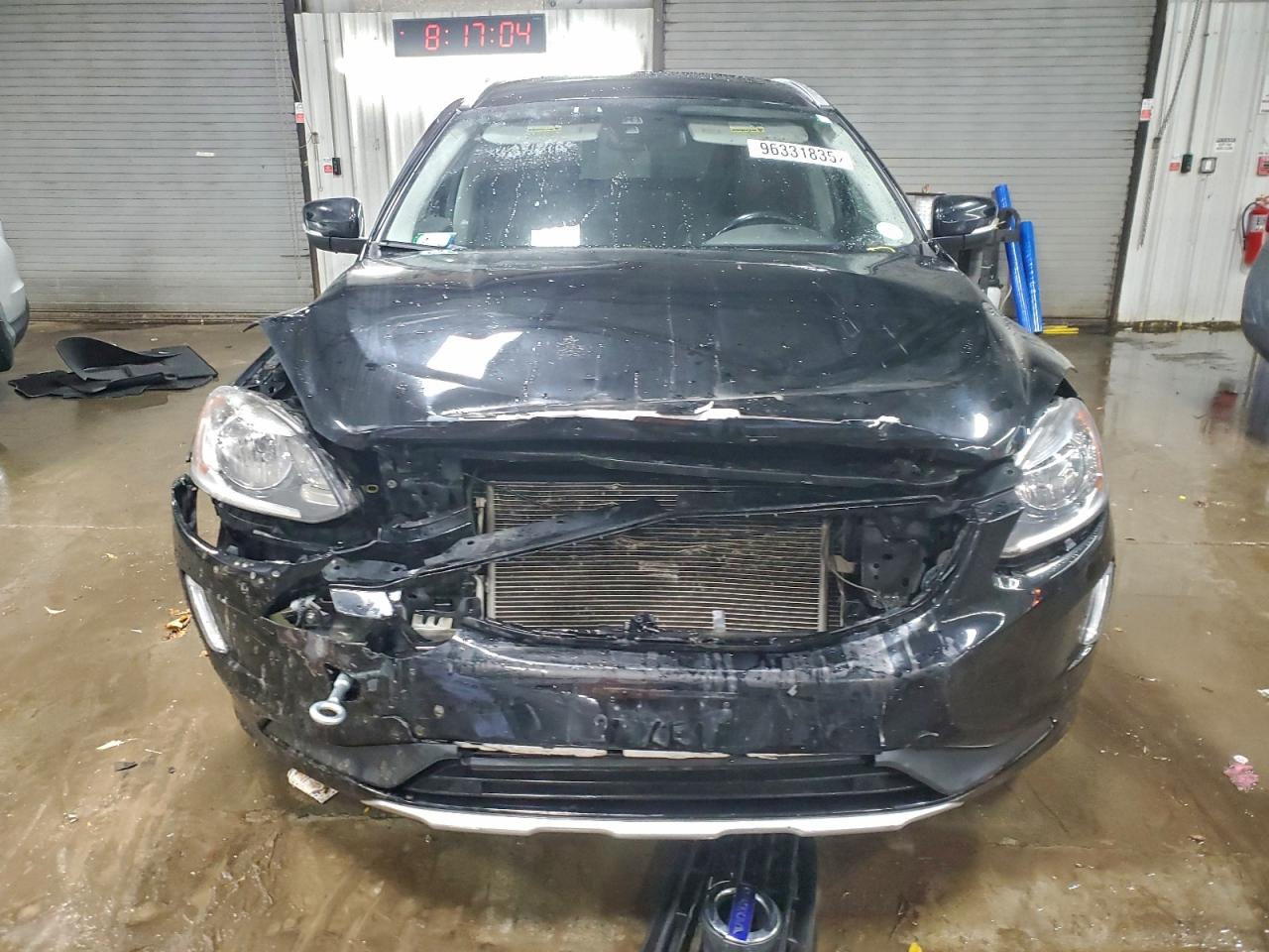 2015 VOLVO XC60 Platinum (non R design)