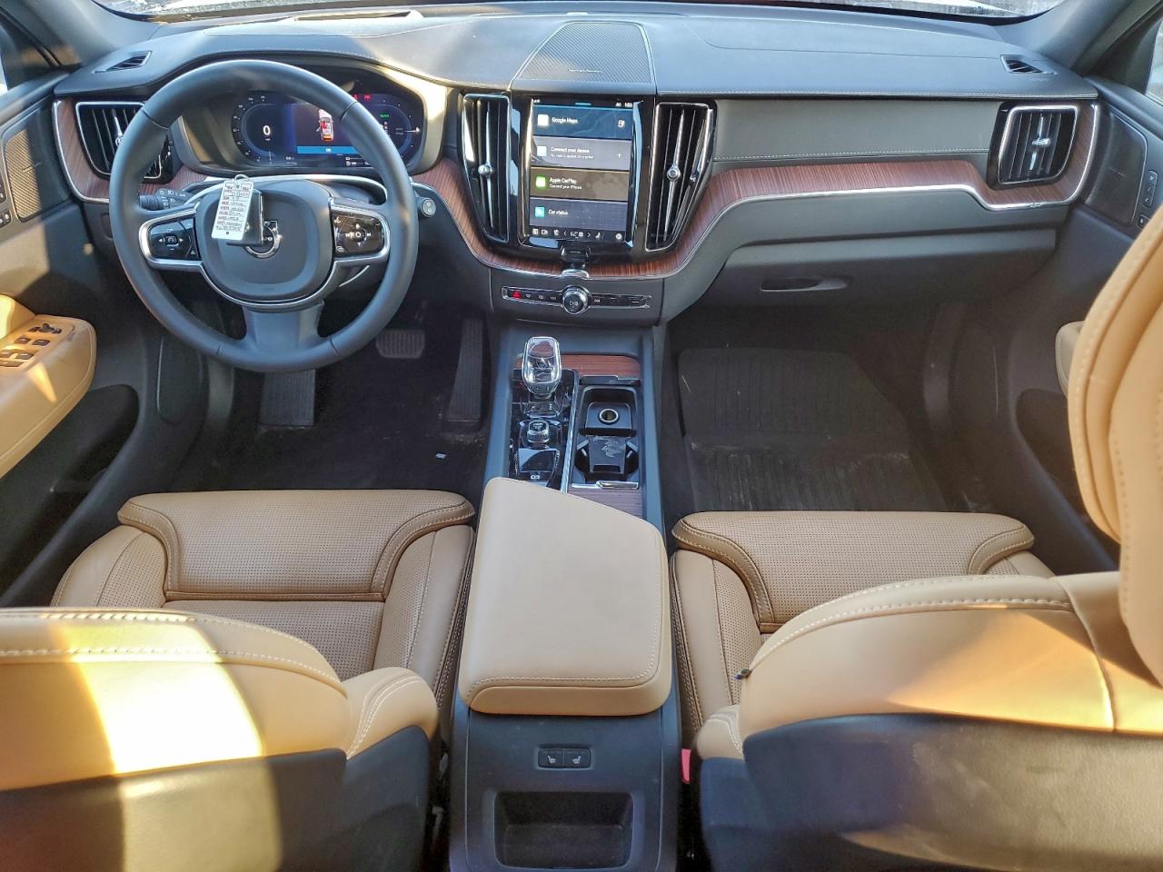 2024 VOLVO XC60 Ultimate Dark