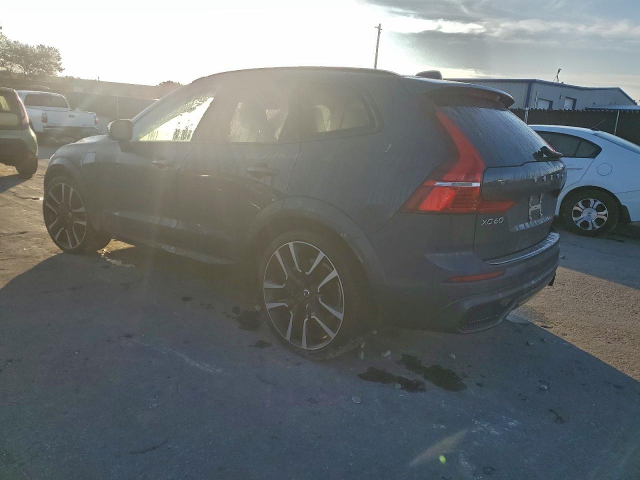 2024 VOLVO XC60 Ultimate Dark