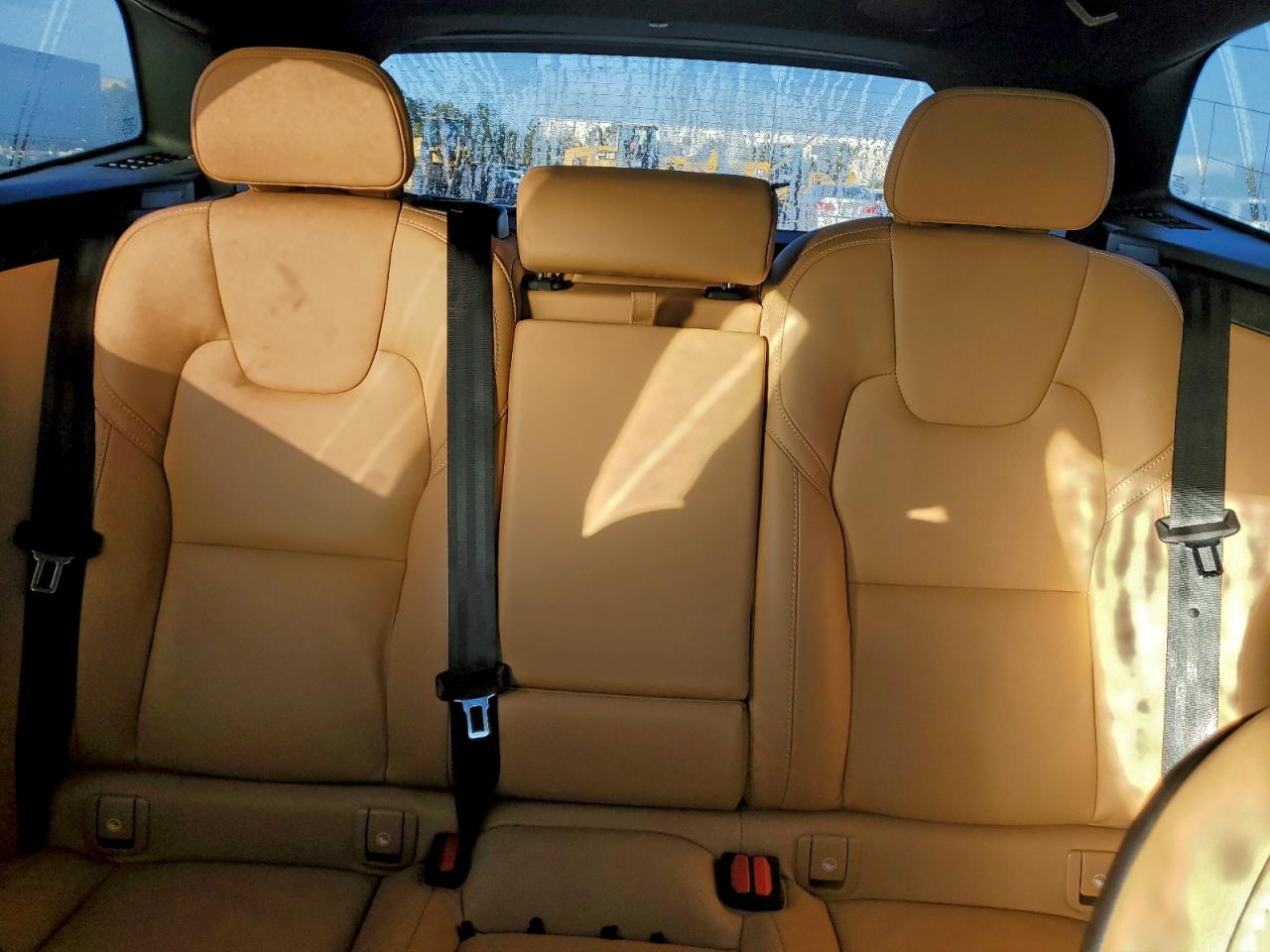 2024 VOLVO XC60 Ultimate Dark