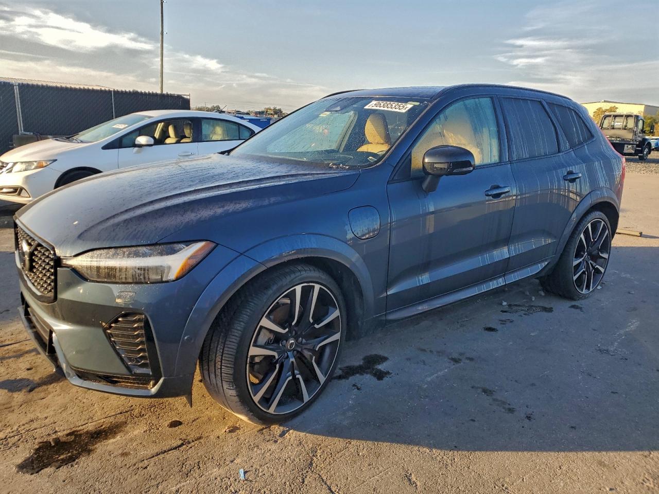 2024 VOLVO XC60 Ultimate Dark
