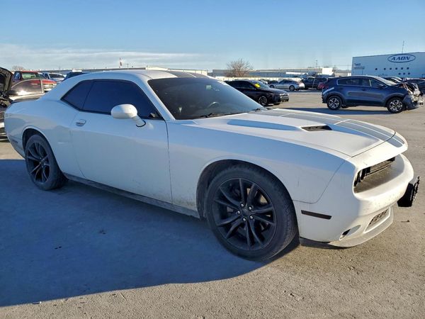 2016 DODGE CHALLENGER SXT