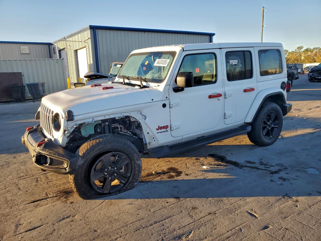 2022 JEEP WRANGLER Unlimited Sahara — Front 3/4