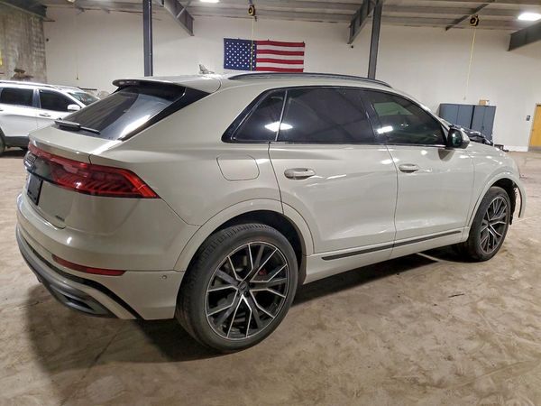 2020 AUDI Q8