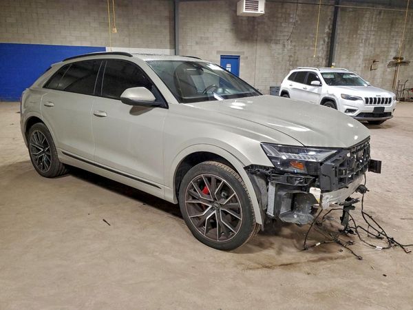 2020 AUDI Q8