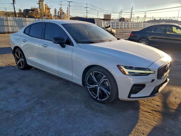 2024 VOLVO S60