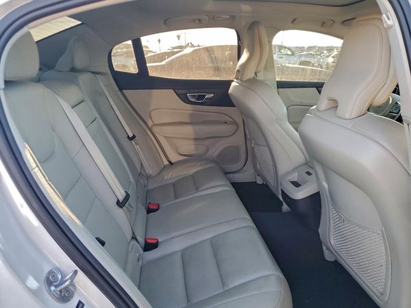 2024 VOLVO S60