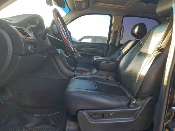 2012 CADILLAC ESCALADE Luxury