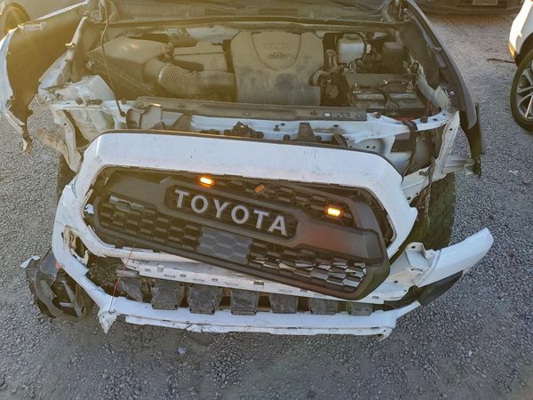 2019 TOYOTA TACOMA SR5
