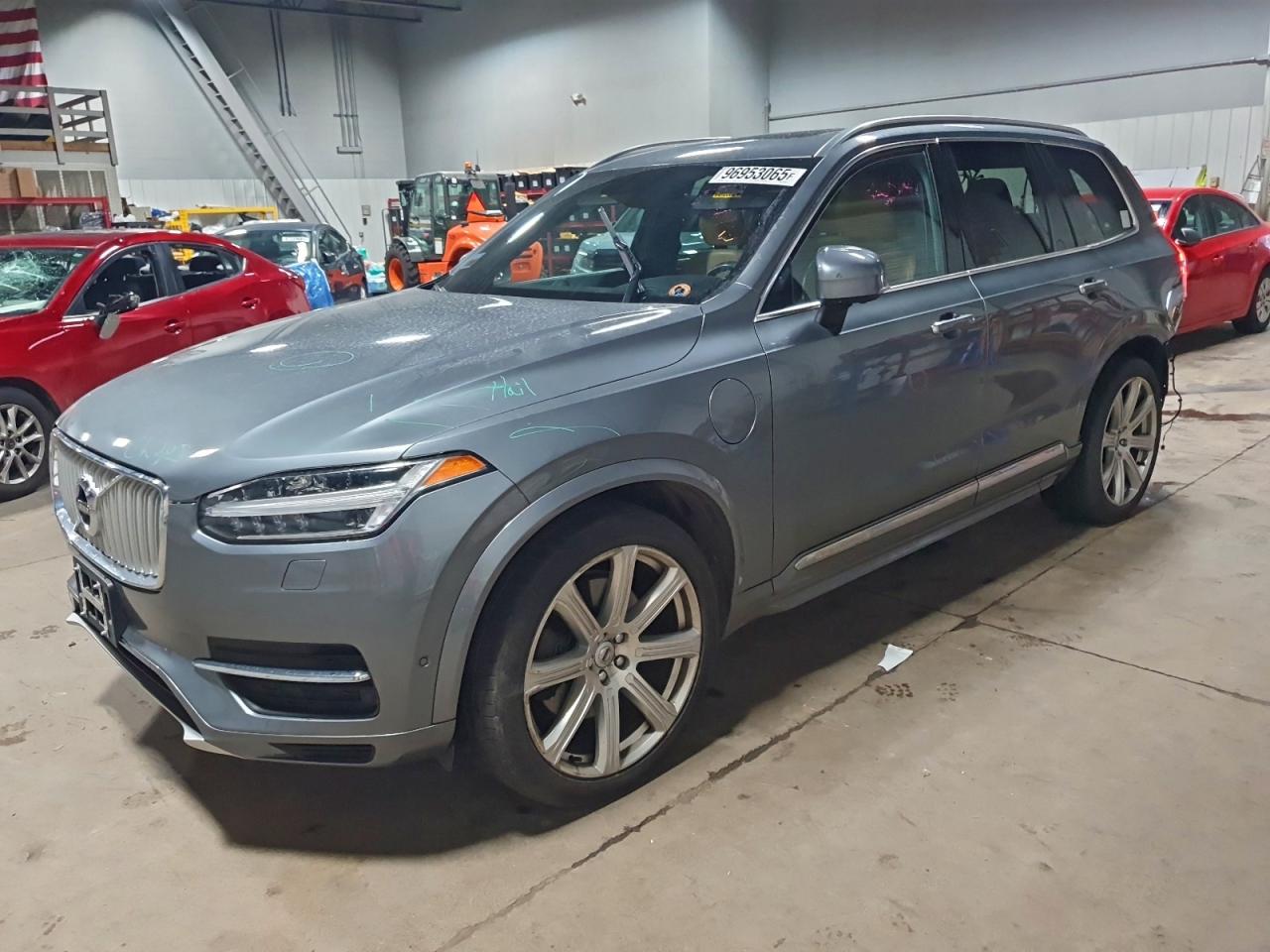 2017 VOLVO XC90