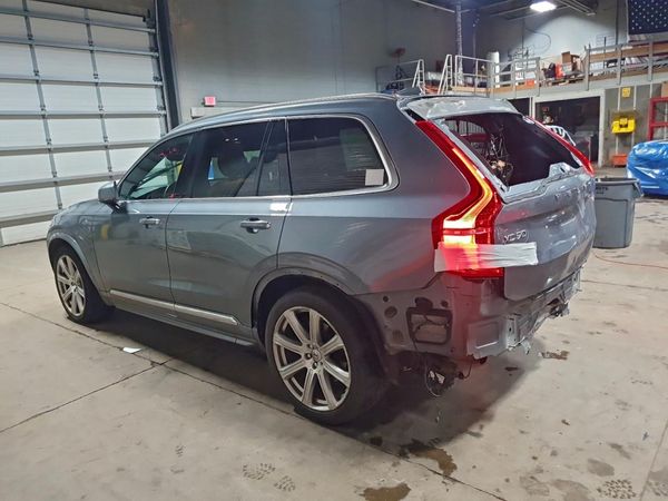 2017 VOLVO XC90