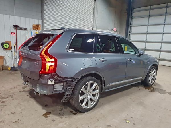 2017 VOLVO XC90