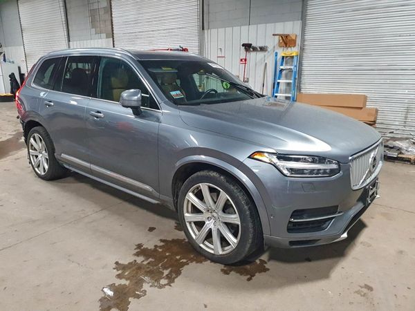 2017 VOLVO XC90