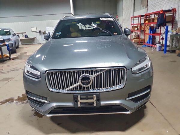 2017 VOLVO XC90