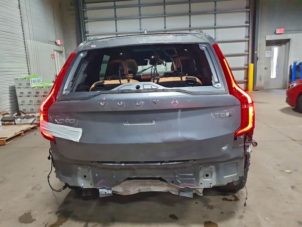 2017 VOLVO XC90