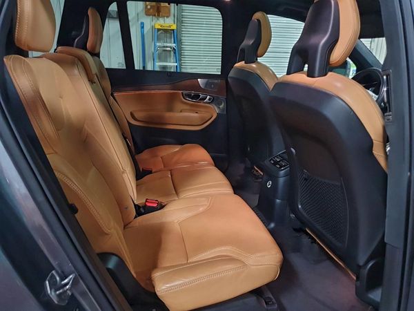 2017 VOLVO XC90