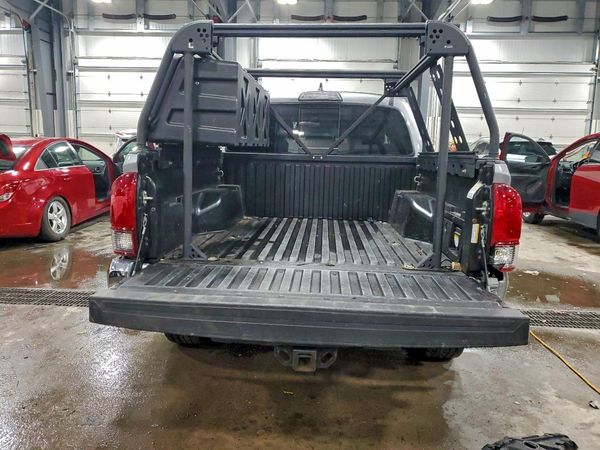 2019 TOYOTA TACOMA SR5