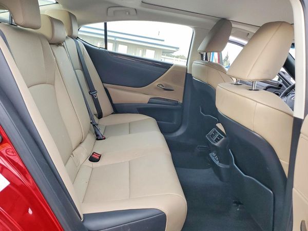 2019 LEXUS ES 350