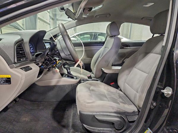 2017 HYUNDAI ELANTRA — DENT