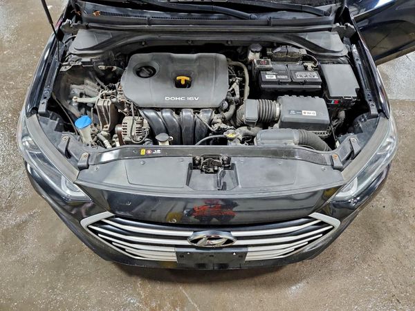 2017 HYUNDAI ELANTRA — Engine bay