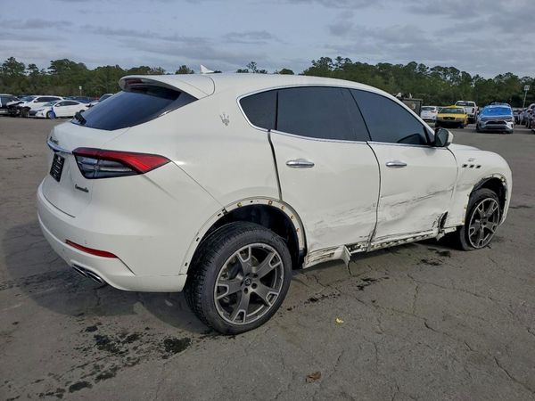 2022 MASERATI LEVANTE