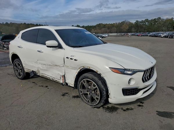 2022 MASERATI LEVANTE