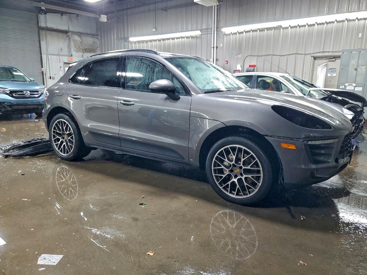 2015 PORSCHE MACAN