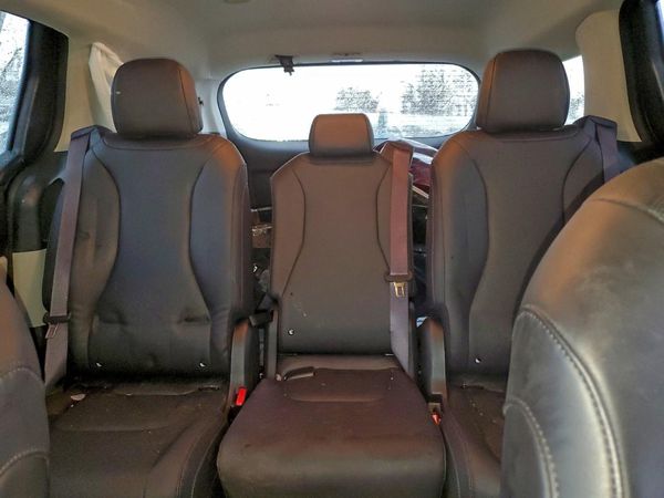 2024 KIA CARNIVAL LX, LX Seat Package