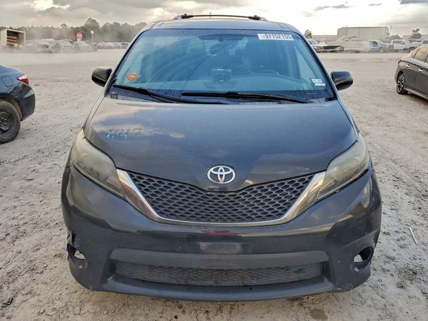 2015 TOYOTA SIENNA