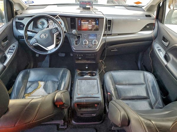 2015 TOYOTA SIENNA