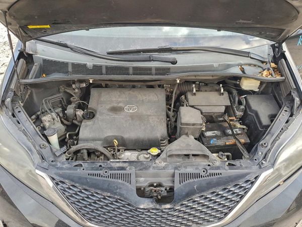 2015 TOYOTA SIENNA