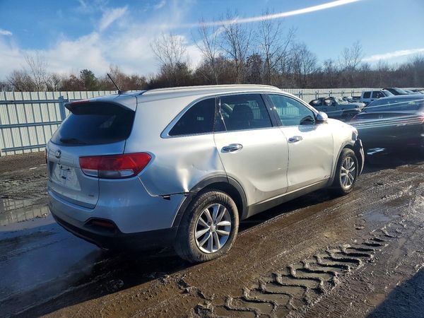 2017 KIA SORENTO L, LX