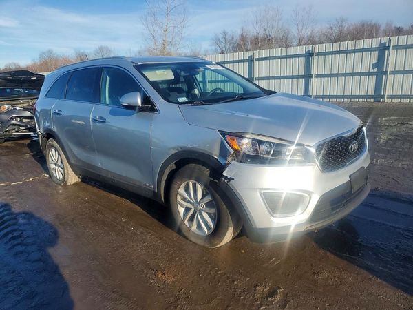 2017 KIA SORENTO L, LX