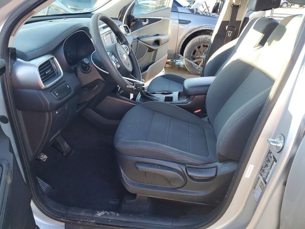2017 KIA SORENTO L, LX