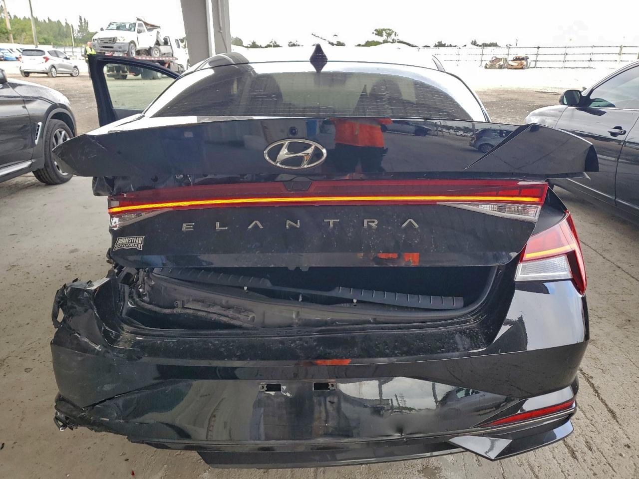2022 HYUNDAI ELANTRA SEL w/Premium Pkg