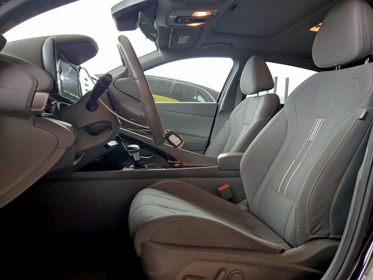 2022 HYUNDAI ELANTRA SEL w/Premium Pkg