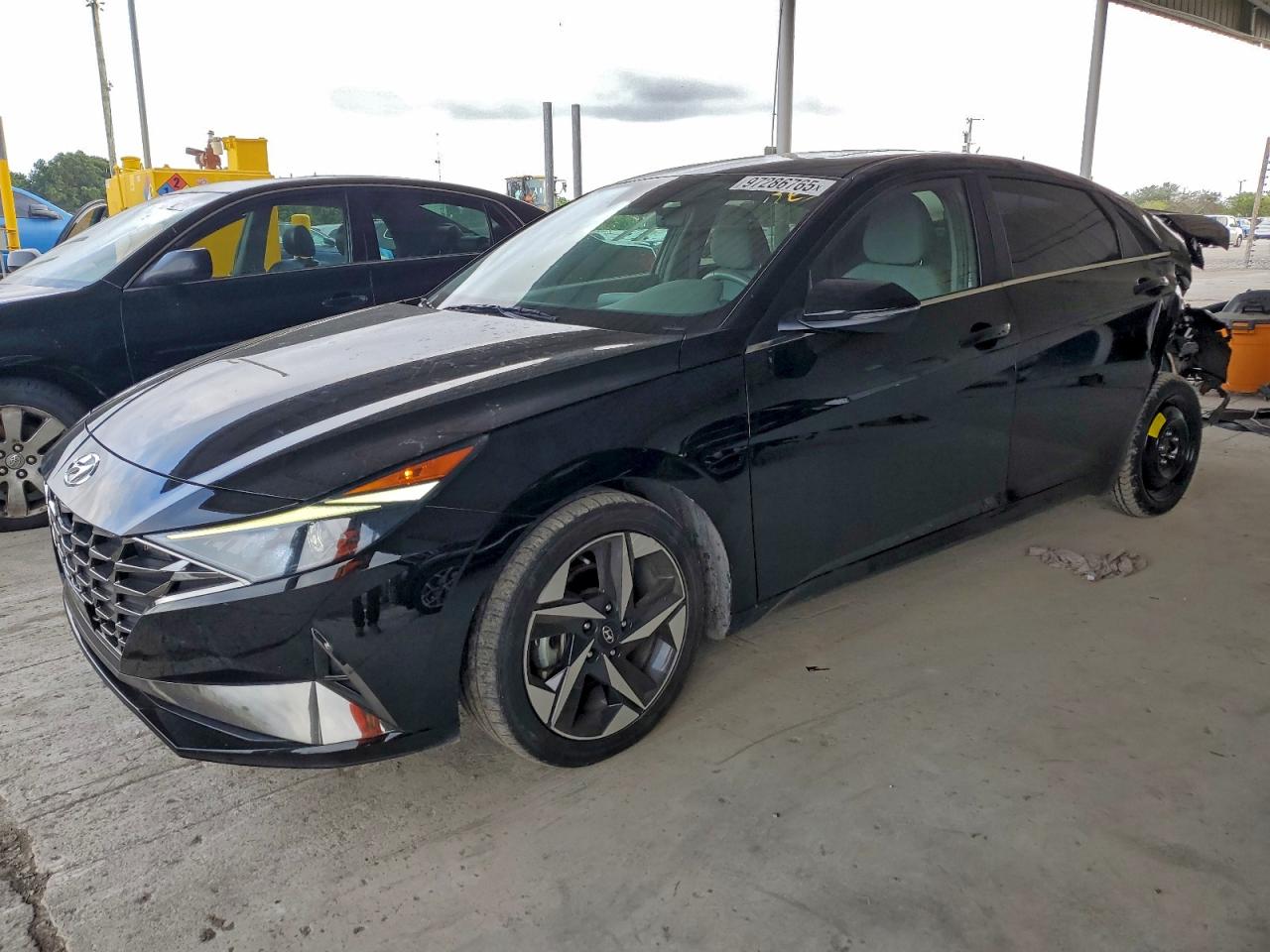 2022 HYUNDAI ELANTRA SEL w/Premium Pkg