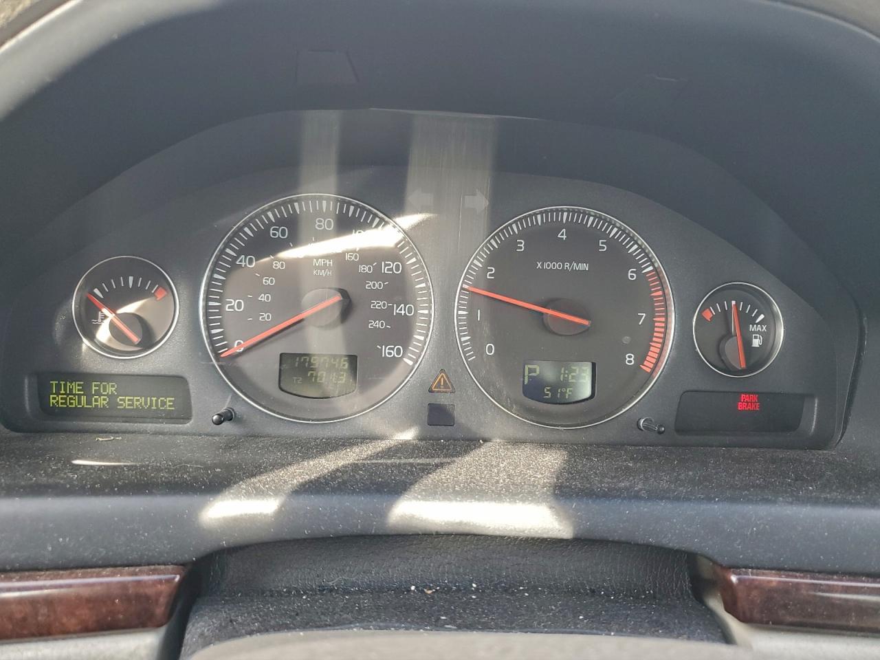 2004 VOLVO S80