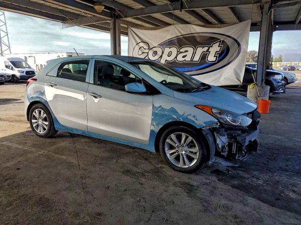 2016 HYUNDAI ELANTRA — Passenger 3/4