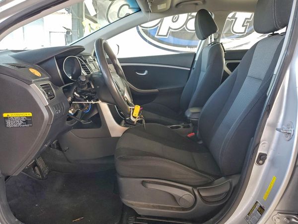 2016 HYUNDAI ELANTRA — DENT