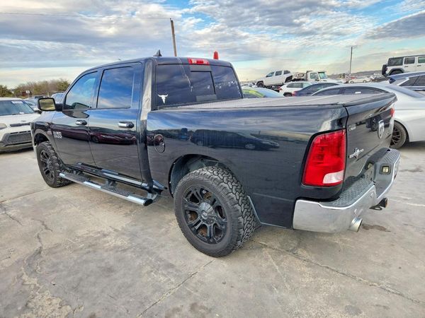 2016 RAM 1500 SLT