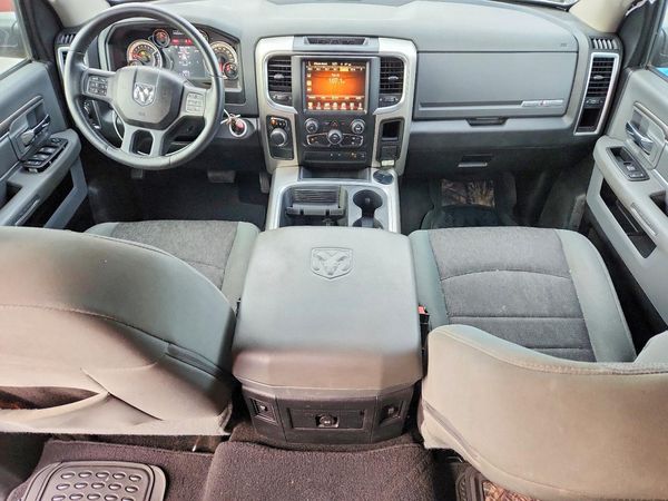 2016 RAM 1500 SLT